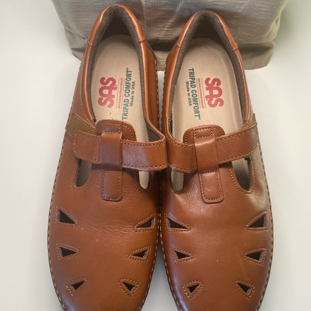 SAS women’s  Tan Leather Slip-On Loafers Made in America